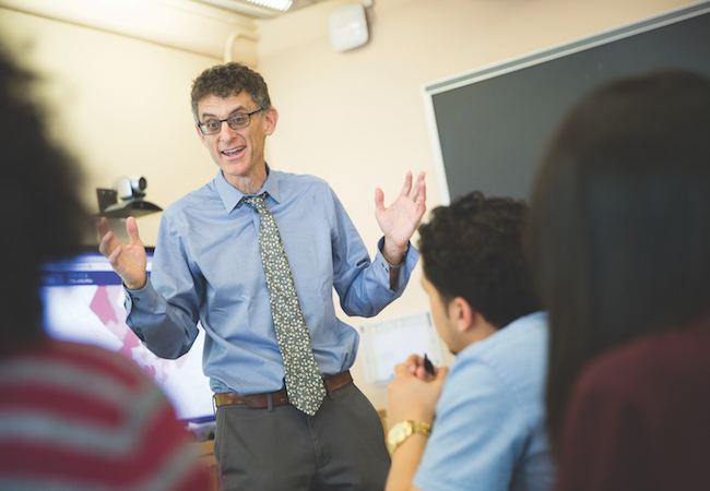 Penn GSE professor Jonathan Zimmerman teaches a class. 