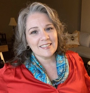 Amy Hopkins Heashot